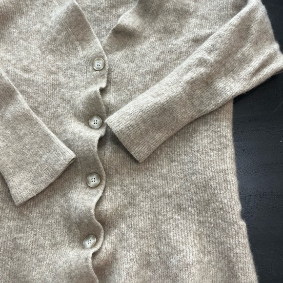 Aritzia Babaton Womens Camel Brown Ribbed Merino Wool Blend Cardigan Sweater XXS - Picture 3 of 12
